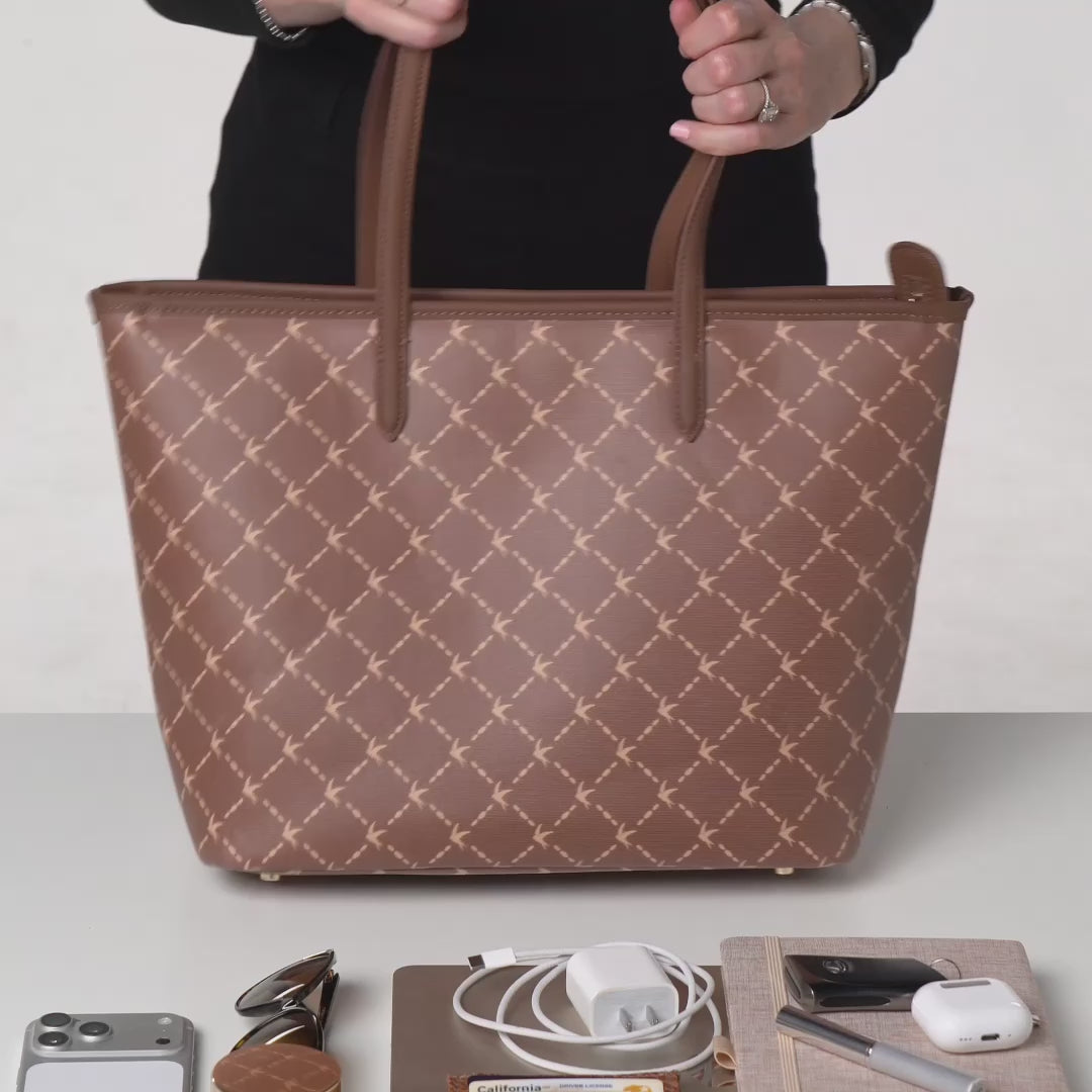 Packing Video of the Svala Vita Tote in Brown