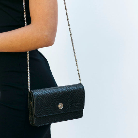 Svala vegan Sara chain wallet in black